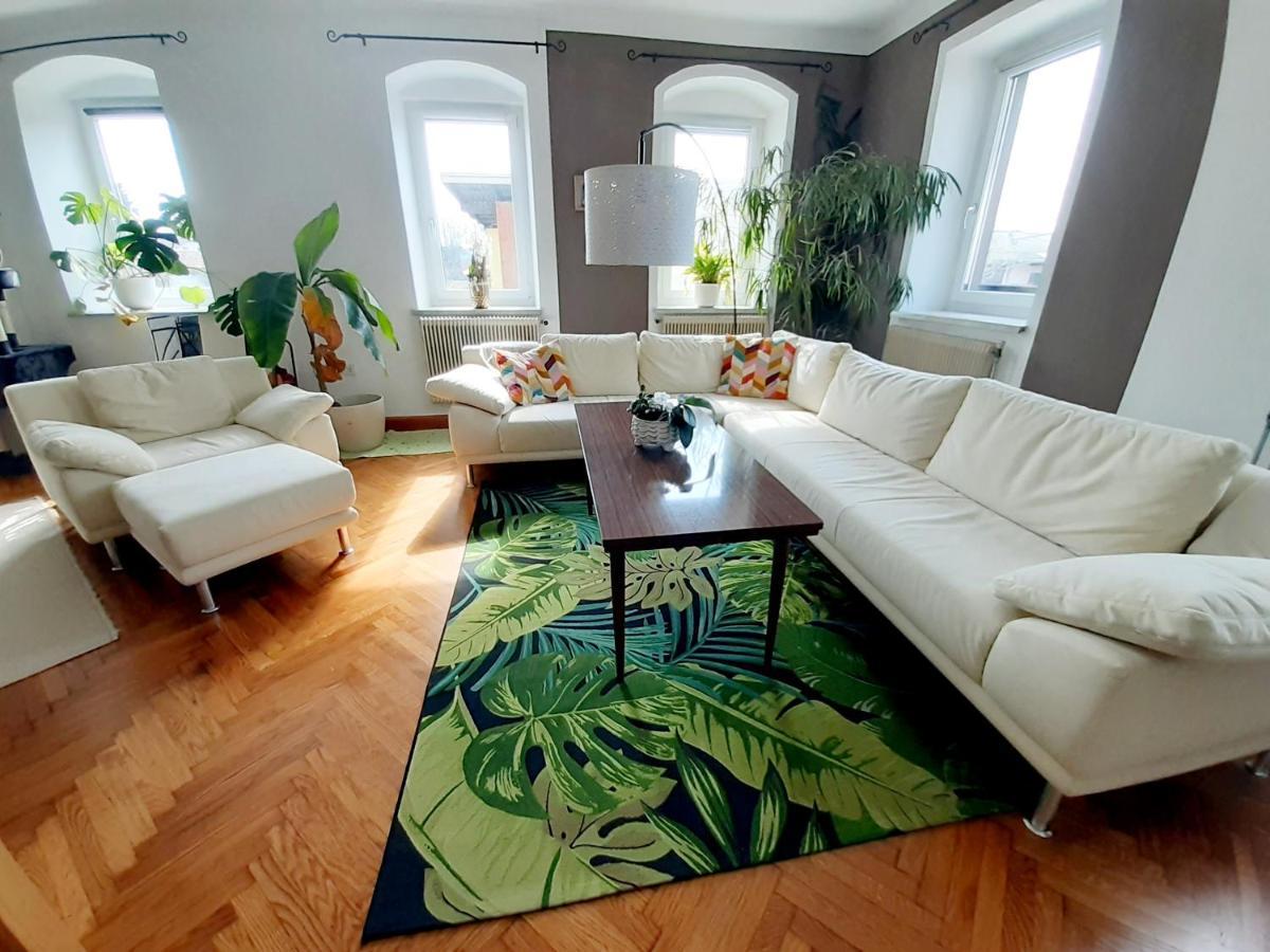 Schoene Altbauwohnung Auf Dem Land Kallham Exterior foto